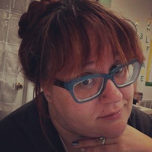 Meet your Posher, April!